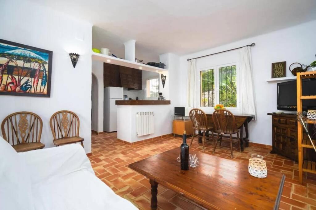 4 Persoons Bungalow Met Gemeenschappelijk Zwembad Teulada Ngoại thất bức ảnh