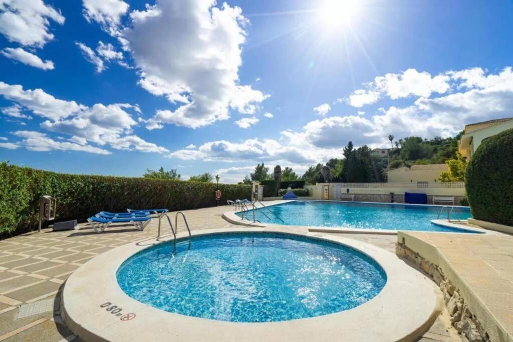 4 Persoons Bungalow Met Gemeenschappelijk Zwembad Teulada Ngoại thất bức ảnh